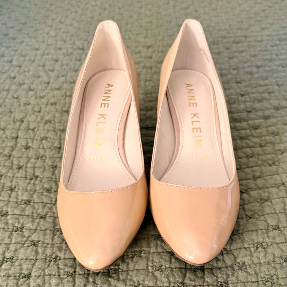Anne Klein Beige heels